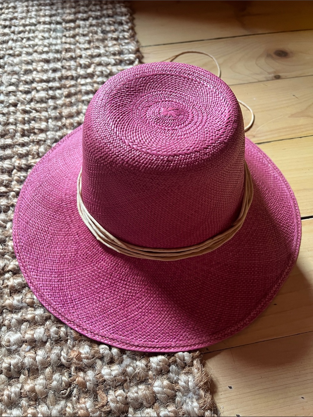Artesano Wide Brim Pink Straw Sun Hat with Twine Band size M nwt